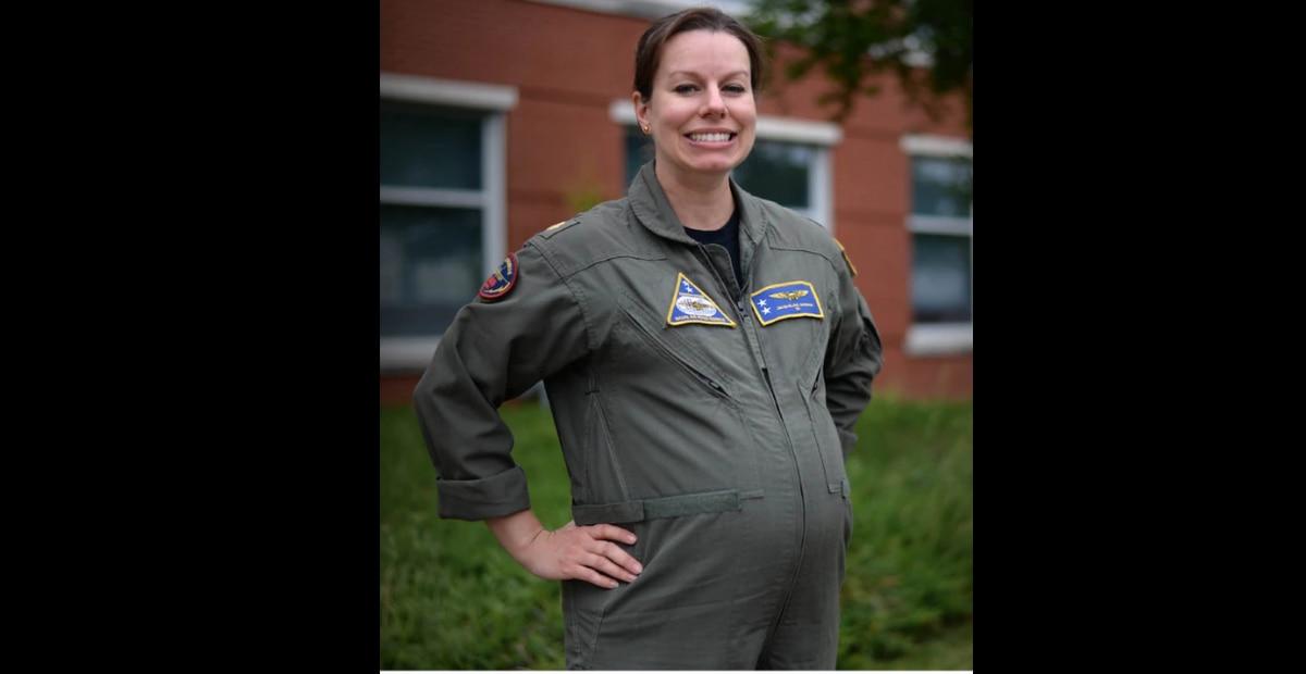 Lt. Cmdr. Jacqueline Nordan, Commander, Naval Air Force Reserve mobilization program manager poses in the first Maternity Flight Suit Uniform prototype. (Chief Mass Communication Specialist Stephen Hickok/U.S. Navy Photo) Here is the Navyâ€™s new maternity flight suit prototype