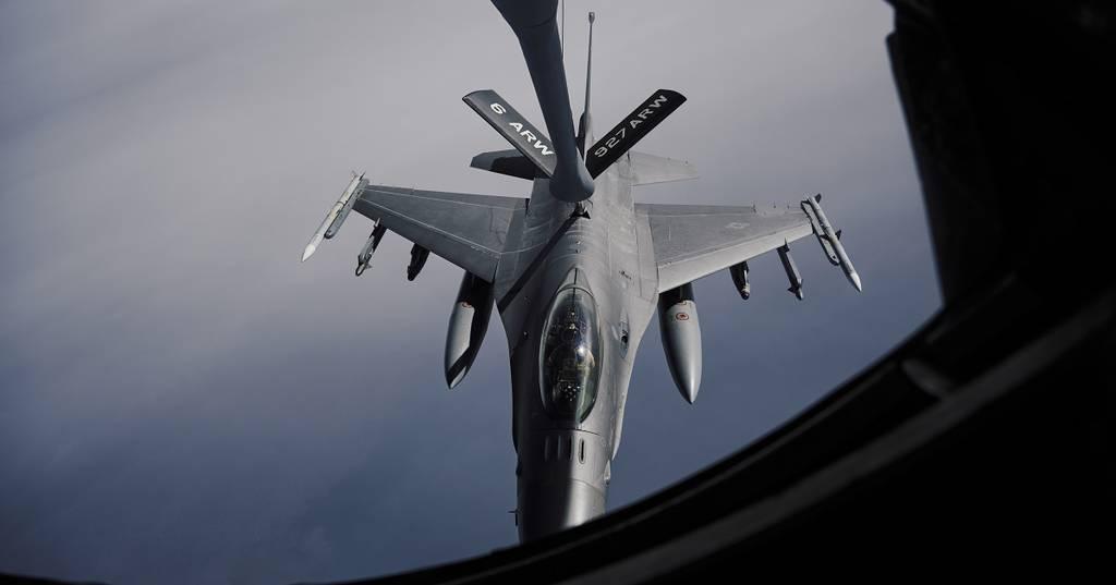 A U.S. Air Force F-16 Fighting Falcon is refueled by a KC-135 Stratotanker over U.S. Central Command Jan. 1, 2022. (Tech. Sgt. Christopher Ruano/Air Force) New in 2022: A changing outlook for air warfare in US Central Command